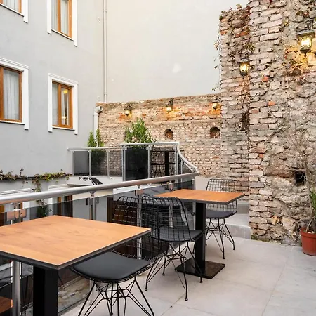 Castillo Rojo Стамбул