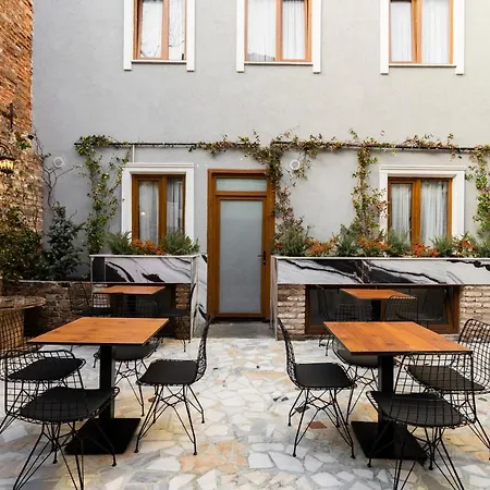 מלון Castillo Rojo 3*