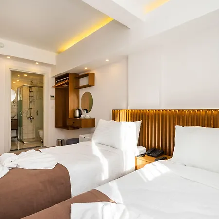 Hotel Castillo Rojo 3*